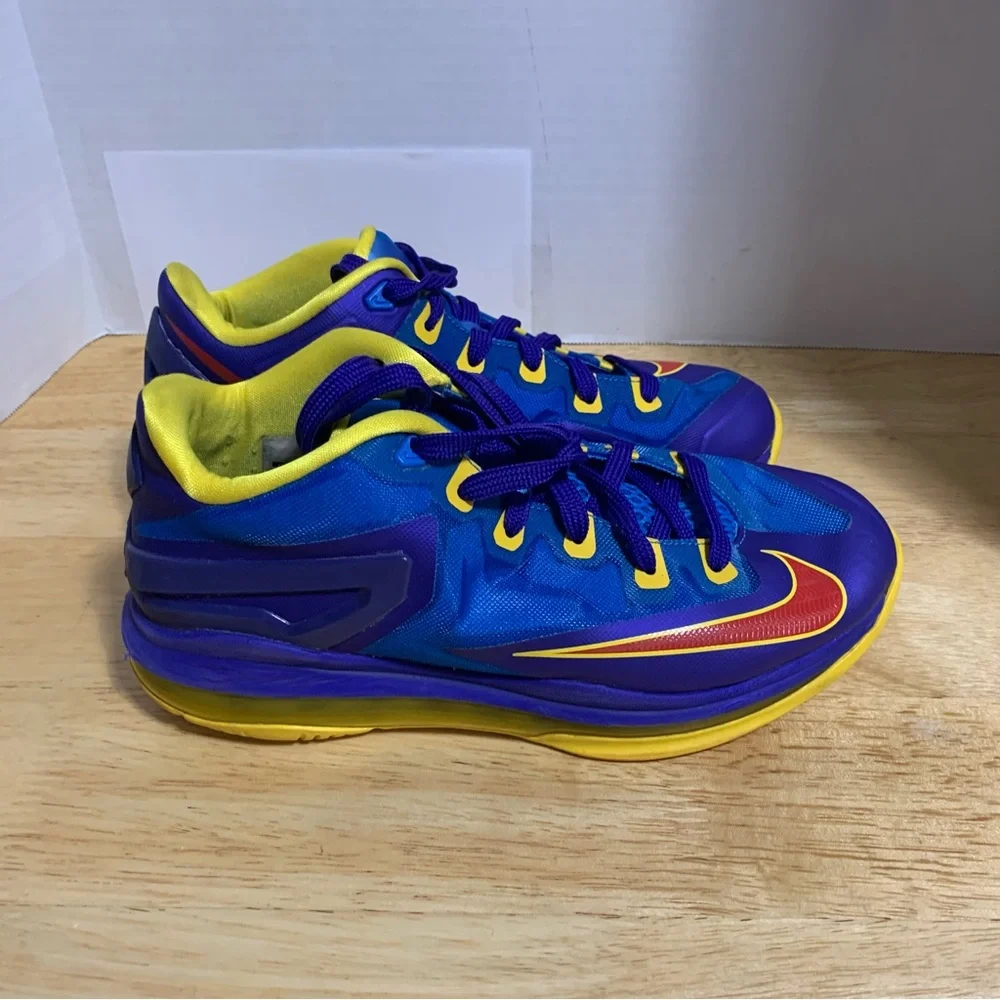 NIKE AIR MAX LEBRON XI LOW GS SUPERMAN 2014‎ BLUE/RED 644534-401  SZ 6Y/W7.5